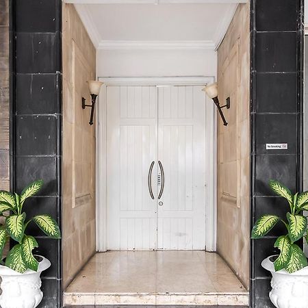 Twospaces Living At The Unit Residence Jacarta Exterior foto